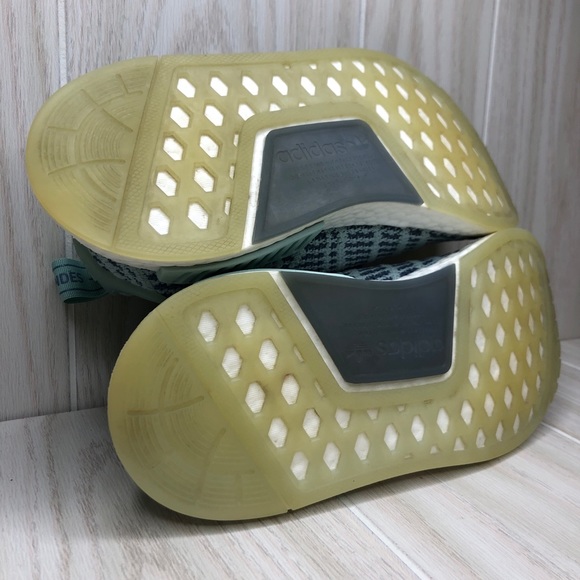 Adidas Originals NMD R1 Boost Ash Green CQ2031 - Picture 8 of 10